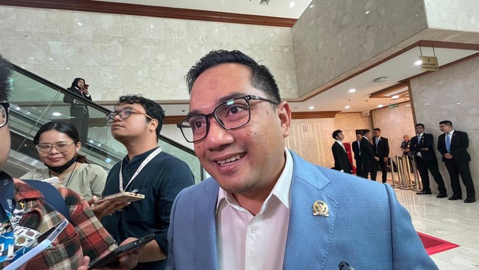 Bupati Kuansing Tersangka KPK, Ketua Komisi II DPR: Gaji Rp5 Juta, Biaya Politik Miliaran, Akar Korupsi