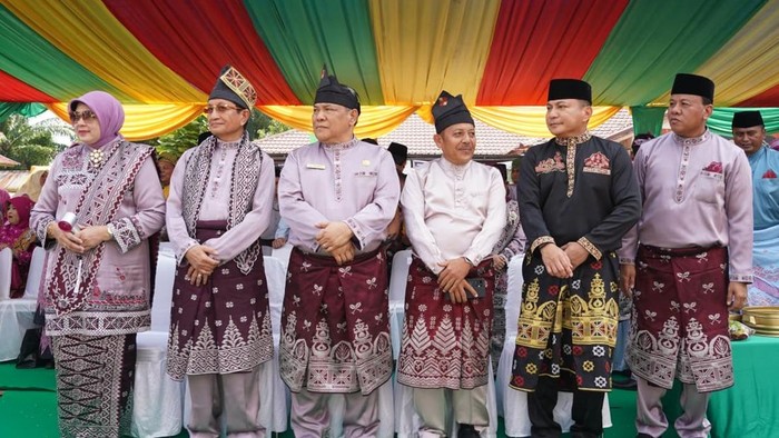 Gelaran MTQ ke-44 Riau Dibuka Meriah dengan Pawai Ta'aruf, Dihadiri Menteri Agama hingga Kapolda