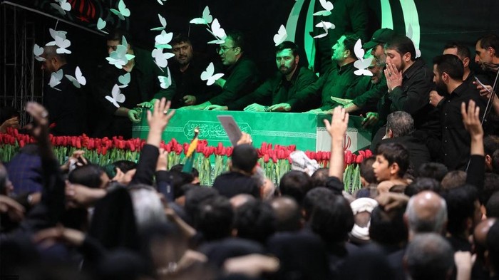 Petisi Hizbullah dan Hamas Hadiri Pemakaman Khamenei, Temui Menlu Iran
