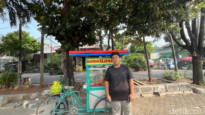 Meneruskan Warisan, Bakso Malang Ini Kokoh 20 Tahun Kini Miliki Enam Gerobak