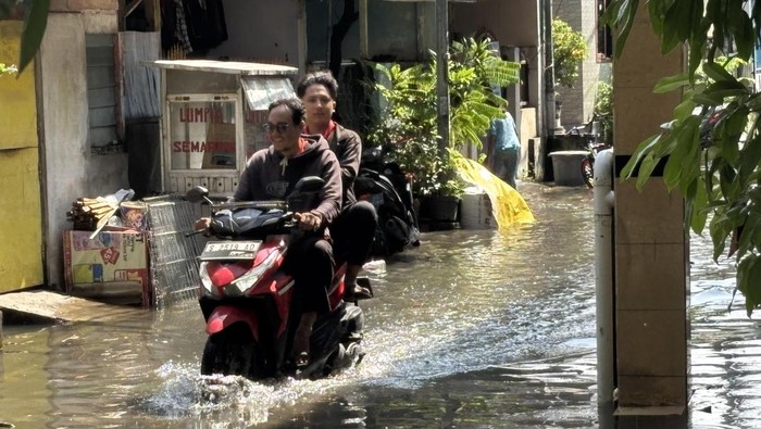 Biang Kerok Banjir Kepung Surabaya Saat Kemarau: Alih Fungsi Lahan hingga Sampah