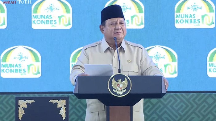 Canda Prabowo Saat Panglima-Kapolri Pakai Peci di Munas NU: PDL Harus Diubah?