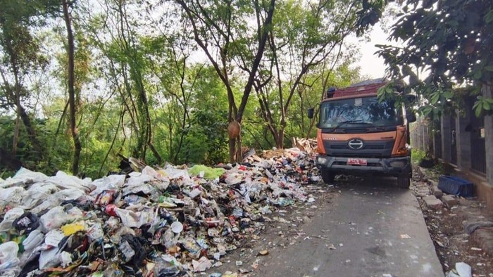 Viral 'Lautan Sampah' di Cakung Barat, Pemprov DKI Langsung Turun Tangan