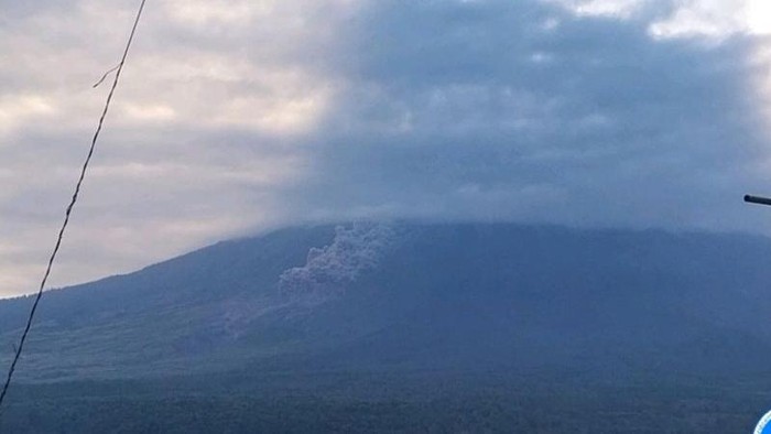 Gunung Semeru Kembali Erupsi, Luncurkan Awan Panas Sepanjang 4 Kilometer