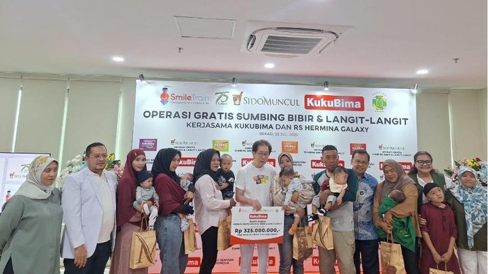 Kuku Bima & Tolak Angin Salurkan Rp325 Juta untuk Operasi Sumbing Bibir Gratis