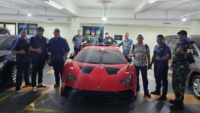 Lamborghini hingga Alat Berat Milik Bos Tambang di Kalbar Disita