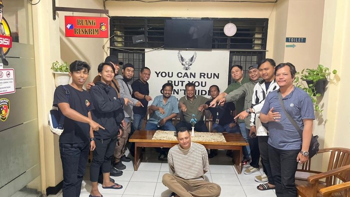 ‘Bang Jago’ Pengendara Ninja Pukul Pemotor di Jaksel gegara Tak Terima Ditegur