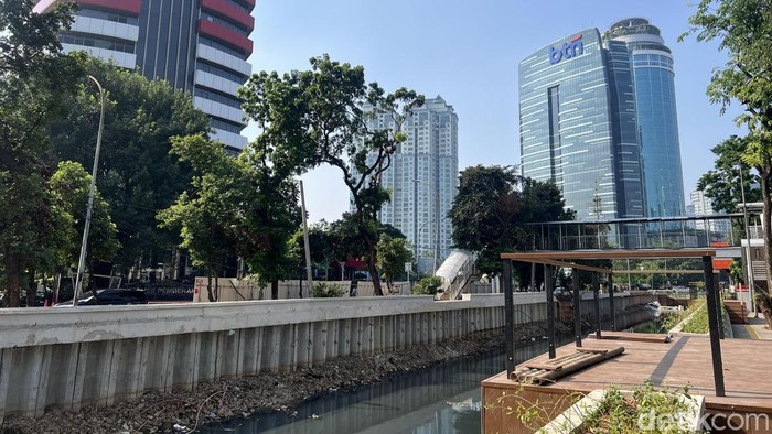 Warga Sambut Antusias Rencana Pembangunan Jembatan Gembok Cinta di Rasuna Said