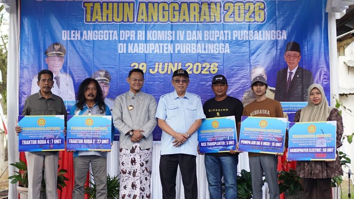 Legislator Gerindra Salurkan Bantuan Alsintan dan Sarana Perikanan ke Kelompok Tani Purbalingga