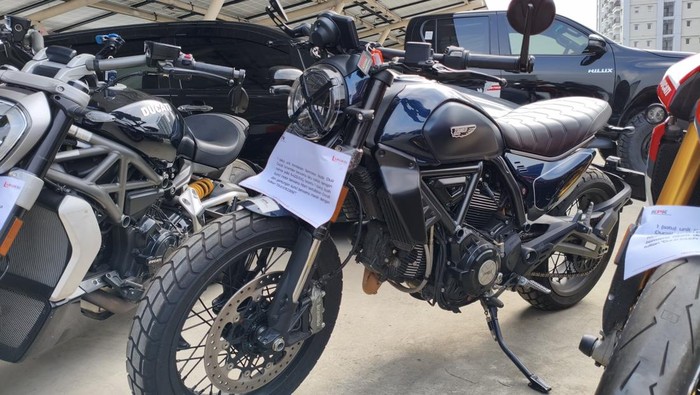 Barang Mewah Sitaan Kasus Noel Siap Dilelang KPK, Motor Ducati hingga Mobil Nissan GTR Masuk Daftar