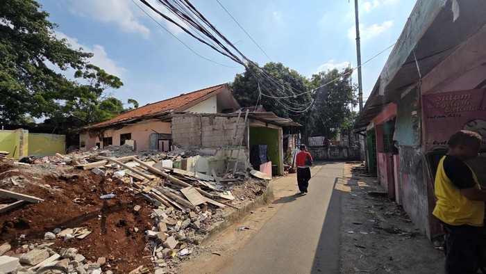 Kondisi Terkini Proyek Jalan Sejajar Rel Pasar Minggu yang Dilanjutkan Pramono