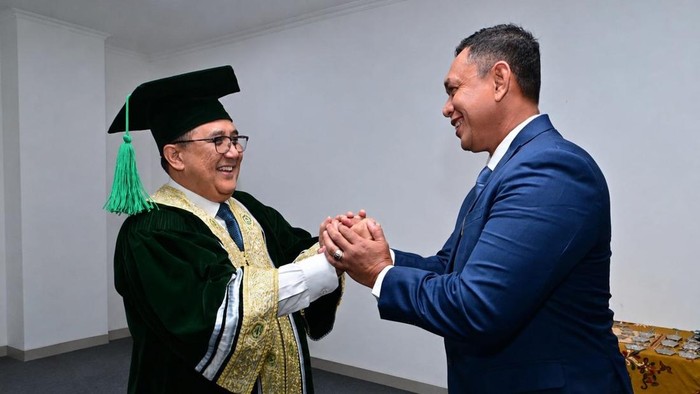 Dirut BULOG Hadiri Pengukuhan Profesor Kehormatan Anggota BPK di Unissula