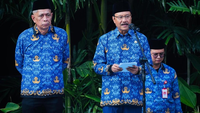 Pimpin Upacara Hari Keluarga, Gus Ipul Bacakan Puisi Berjudul Keluarga