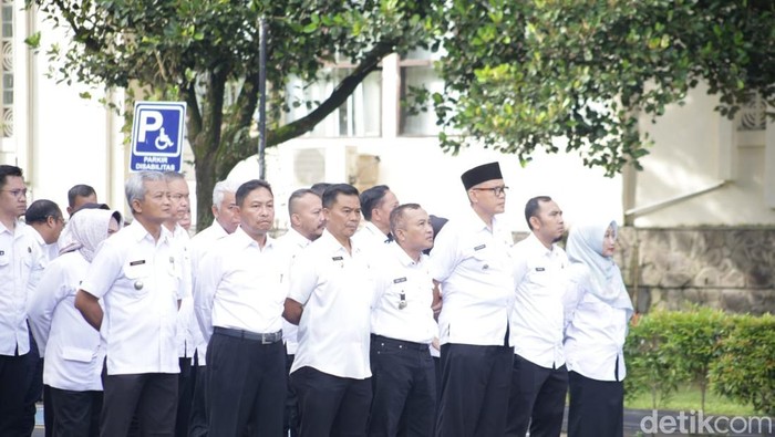Ratusan ASN di Cirebon Hadapi Sanksi Berat Akibat Manipulasi Presensi Digital