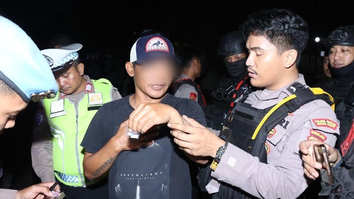 Operasi Berantas Jaya 2026 Gagalkan Peredaran Gelap, Dua Pria Diamankan di Cengkareng