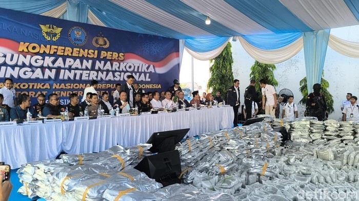 Bea Cukai: Gudang 3,37 Ton Ganja Terbongkar dari Anomali X-Ray di Tanjung Priok