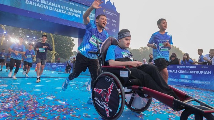 Dorong Kursi Roda Putra, Ahmad Luthfi Semarakkan Rupiah Borobudur Playon 2026