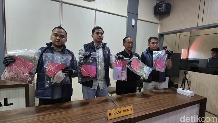 PRIA KENDAL BUNUH PACAR GELAP, BUANG JASAD DI SEMAK-SEMAK LALU KABUR KE BEKASI