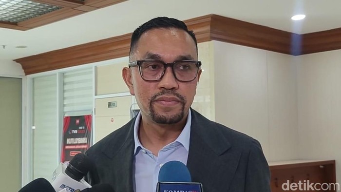 POLITISI MINTA TAUFIK HIDAYAT DIJERAT PASAL BERLAPIS