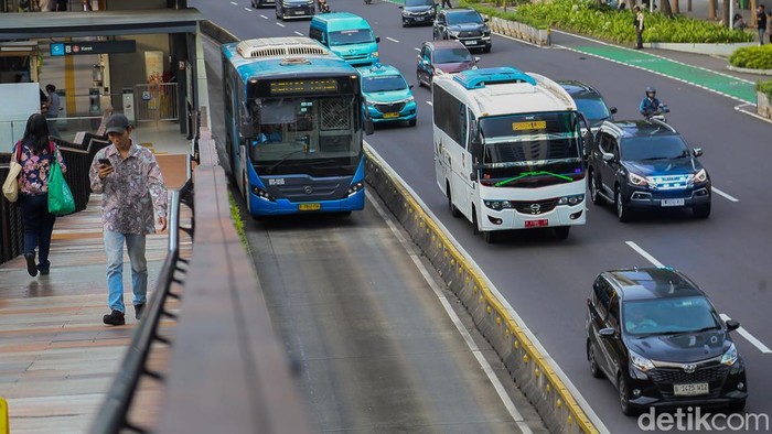 Viral Video Emak-Emak Dituduh Copet di Bus TransJ, Transjakarta Beri Klarifikasi