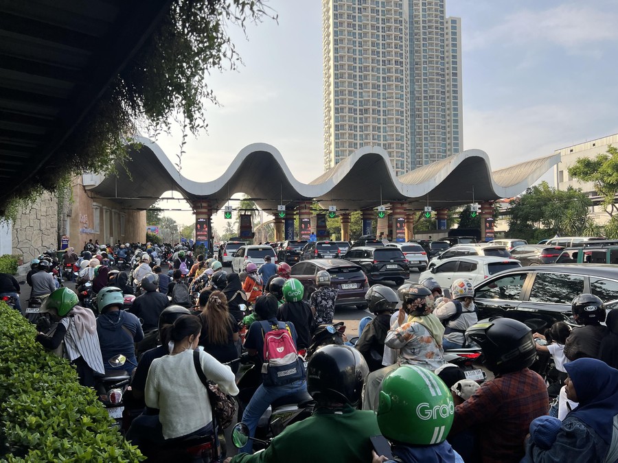 Akhir Pekan Padat Merayap di Ancol dan Ragunan