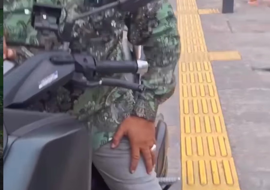 Gaya-gayaan Pemotor Jajah Trotoar Depok Ngaku Tentara padahal Bukan