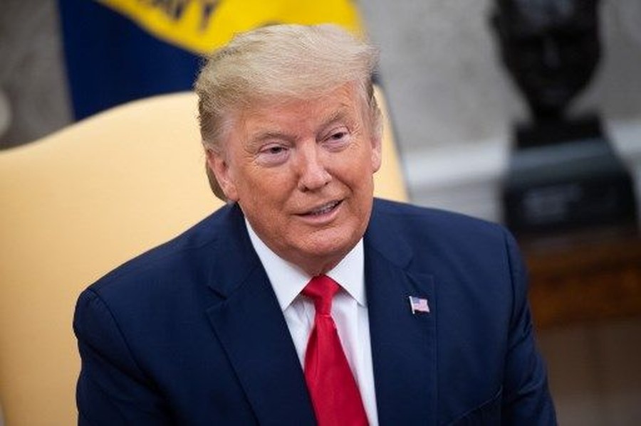 Trump Cabut Sementara Sanksi Penjualan Minyak Iran Selama 60 Hari