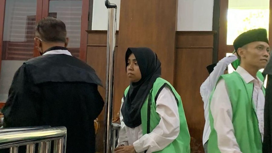 Detik-detik Wanita Surabaya Robohkan Rumah Dinas Rp 537 Juta Pakai Ekskavator