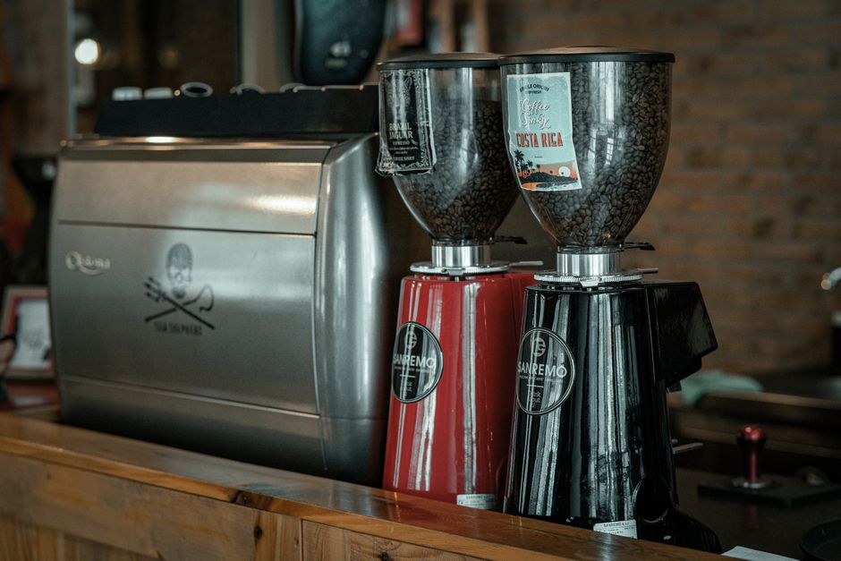 Menggali Rahasia di Balik Gilingan: Mengapa Grinder Kopi Adalah Jantung dari Setiap Seduhan