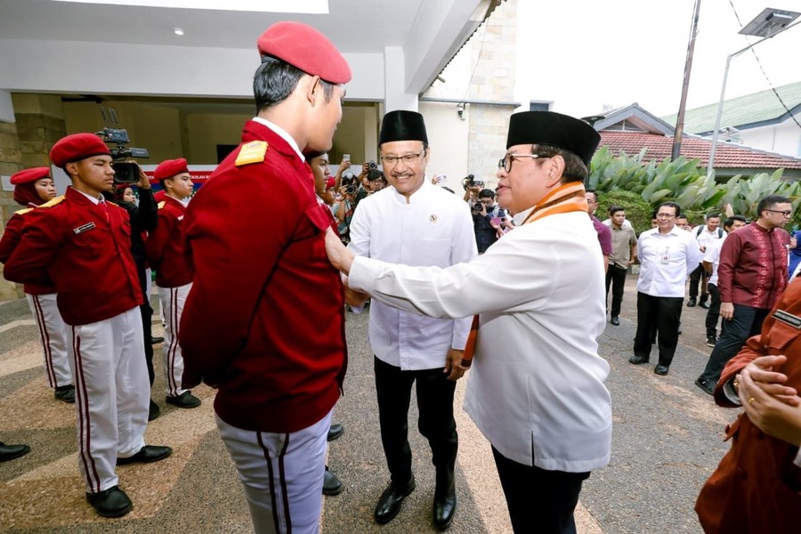 Momen Haru Pramono Teteskan Air Mata Saat Hadiri Open House Sekolah Rakyat