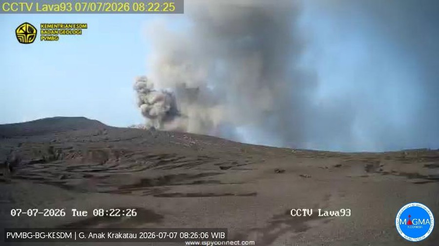 Carita Aman Dikunjungi Meski Gunung Anak Krakatau Berstatus Siaga