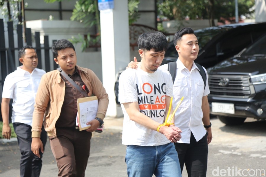 Semarang  - Kepolisian Daerah Jawa Tengah (Polda Jateng) berhasil mengungkap kasus dugaan penggelapan emas dalam jumlah 
