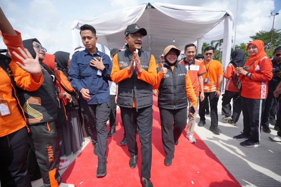 Gus Ipul Pimpin Ikrar Ribuan Petugas Sensus Ekonomi di Sumatera Selatan