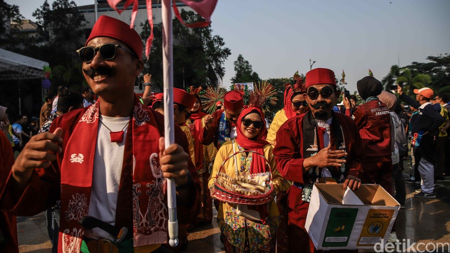 Kemeriahan Pawai Budaya HUT ke-499 Jakarta: Dari Ondel-Ondel hingga Replika LRT