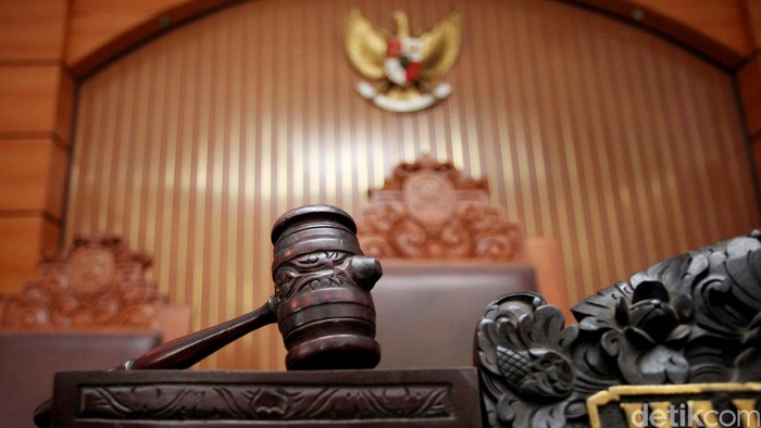 TIGA TERDAKWA KASUS MANIPULASI PAJAK DAN PENCUCIAN UANG DIVONIS BUI