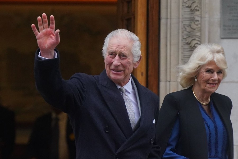 London  – Raja Charles III akan menorehkan sejarah baru dalam monarki Inggris modern dengan menjadi raja pertama yang 