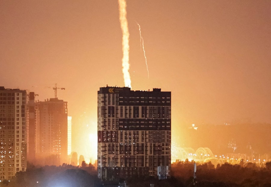 Rusia Gempur Kyiv dengan Rudal dan Drone, 9 Warga Tewas