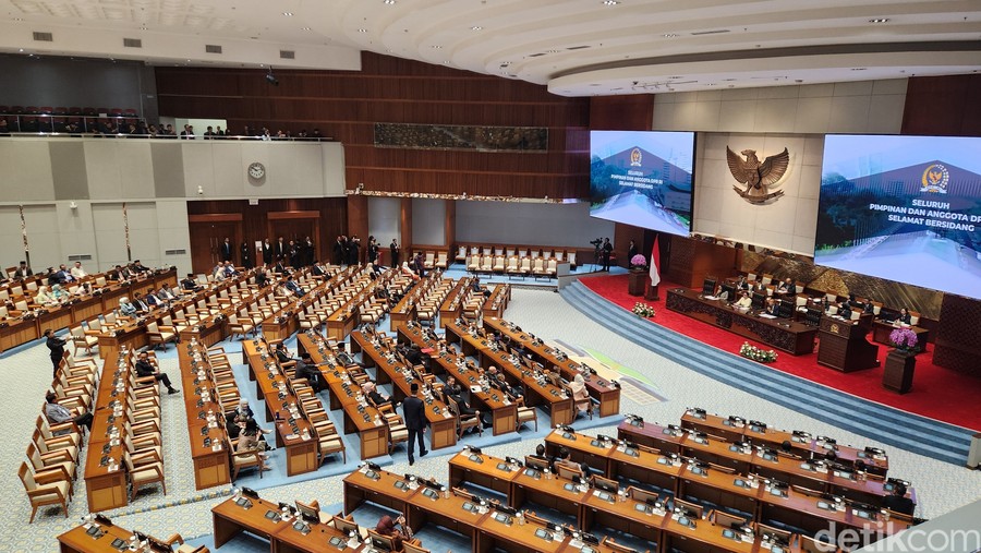 DPR RI Gelar Rapat Paripurna ke-22: 293 Anggota Hadir Fisik di Senayan