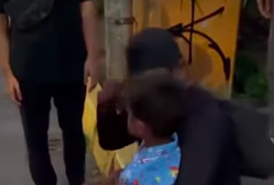 Viral Pria Disabilitas Diduga Aniaya Bocah di Margonda Depok, Berdalih Sebagai 'Bapak Pungut'