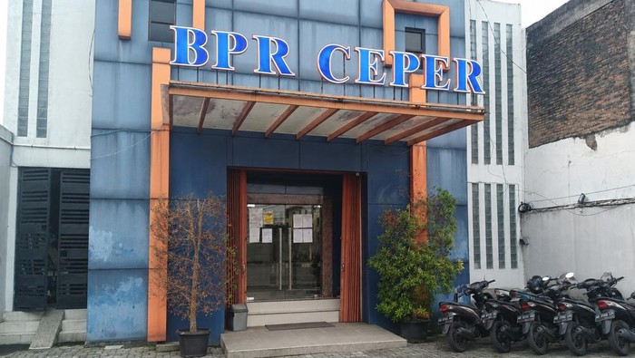 OJK Resmi Cabut Izin Usaha BPR Ceper Permata Artha di Klaten, Begini Kronologinya