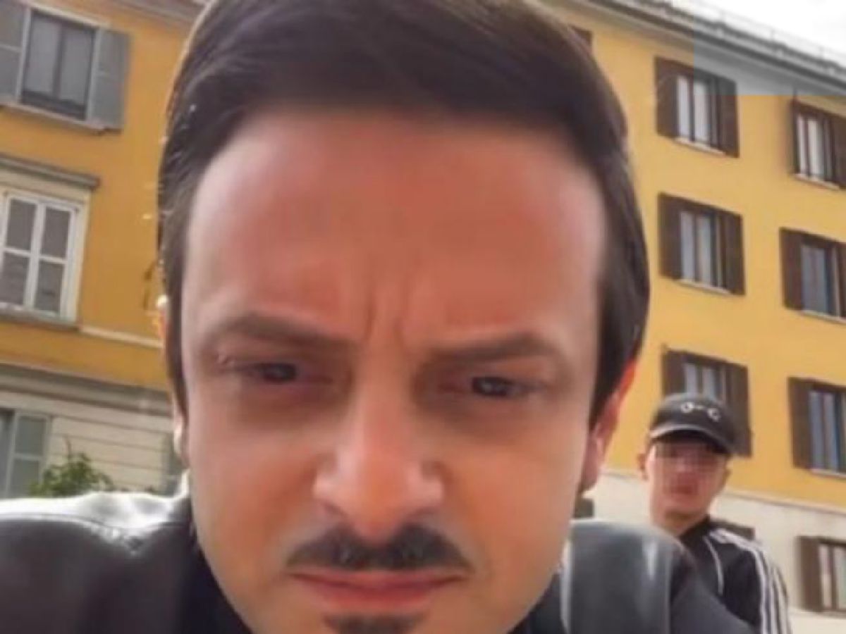 Rovazzi Dirampok Saat Live Instagram, Kejar Remaja Pelaku