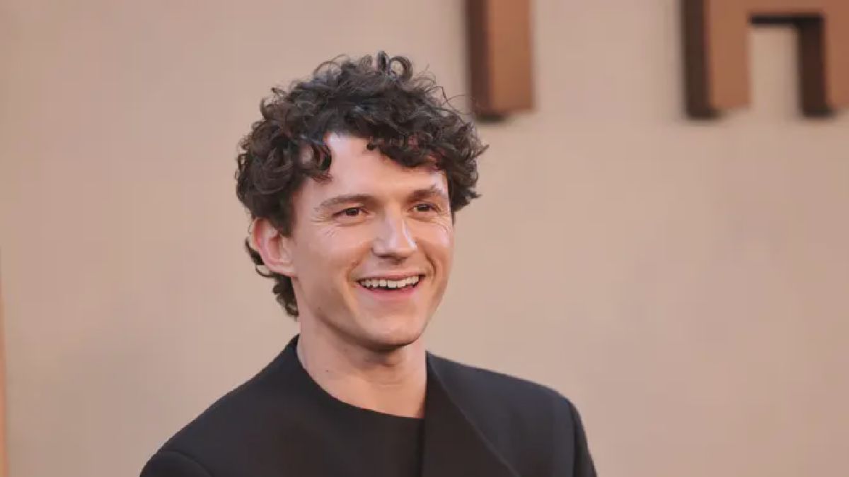 Tom Holland Umumkan Pertunangan dengan Zendaya