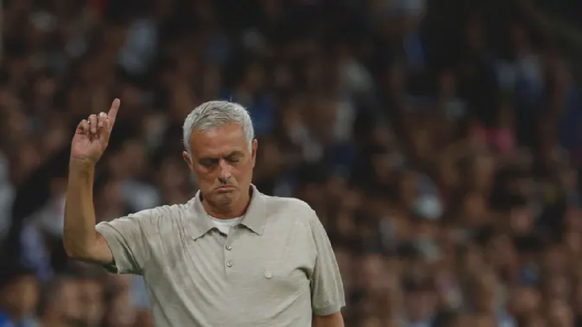 Aksi Mourinho Curi Perhatian di Laga Real Madrid Kontra Espanyol
