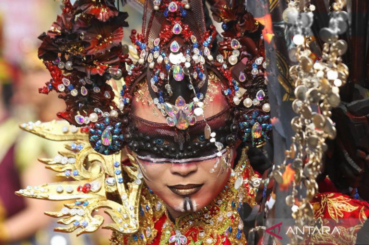 Banyuwangi Ethno Carnival 2026 Tampilkan Kreasi Kostum Etnik Memukau