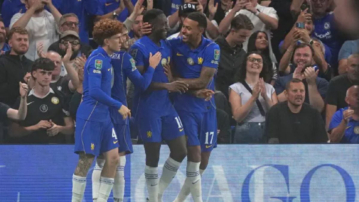 LONDON — Welbeck Bersinar, Chelsea Singkirkan Luton Town di Carabao Cup