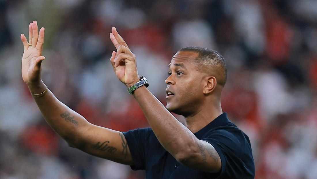 Rumor Patrick Kluivert Jadi Asisten Xavi di Timnas Belanda Makin Panas: Analisis Taktik, Performa Atlet & Persaingan Liga