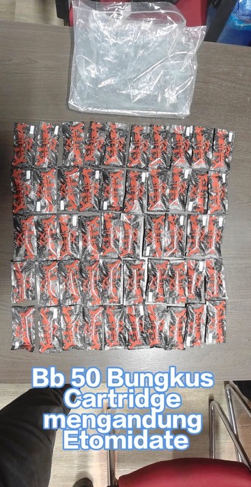 Bareskrim Tangkap Kurir Narkoba di  Dumai, 50 Cartridge Vape Etomidate Disita