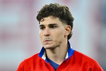 Julian Alvarez Kena Cemooh, Diego Simeone Membela