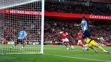 Arsenal Menang 3-0, Debut Tzolis Bikin Terpukau &amp; Banjir Pujian di Medsos
