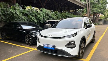 Mobil Listrik Parkir Paralel, Adakah Batas Waktu Biar Aki Nggak Tekor?
